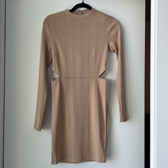 Woman dress - Picture 6 of 6